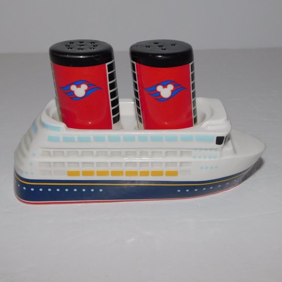 Disney Cruise Line DCL boat ship funnel Salt and Pepper Shaker Set - Unused - Picture 3 of 6